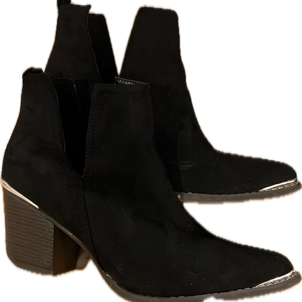 Journee Collection Womens Issla Black Faux Suede Ankle Boots Shoes EUC w/Box